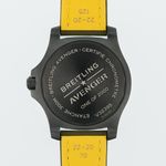 Breitling Avenger V32395 (2021) - Groen wijzerplaat 45mm Titanium (5/8)