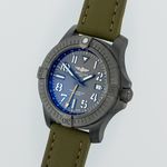 Breitling Avenger V32395 (2021) - Groen wijzerplaat 45mm Titanium (3/8)