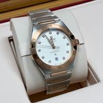 Omega Constellation 131.20.39.20.52.001 (2024) - Silver dial 39 mm Steel case (2/6)