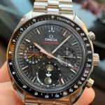 Omega Speedmaster Moonphase 304.30.43.52.01.001 (2025) - Black dial 43 mm Steel case (2/4)