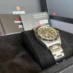 Tudor Black Bay Fifty-Eight 79030N (2025) - Black dial 39 mm Steel case (2/5)