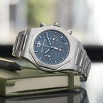 Girard-Perregaux Laureato 81020-11-431-11A (2022) - Blauw wijzerplaat 42mm Staal (1/1)