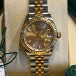 Rolex Lady-Datejust 279173 (2025) - Champagne wijzerplaat 28mm Goud/Staal (1/5)