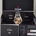 Tudor Royal 28600 (2025) - Roze wijzerplaat 41mm Staal (6/6)