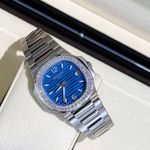 Patek Philippe Nautilus 7010/1G-013 - (4/5)
