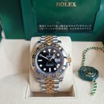 Rolex GMT-Master II 126713GRNR (2023) - Zwart wijzerplaat 40mm Goud/Staal (2/6)