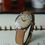 Omega Vintage 2910-8 (1958) - Champagne wijzerplaat 35mm Staal (2/5)