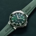 Oris Aquis Date 01 733 7789 4157-07 4 23 37FC (2024) - Groen wijzerplaat 44mm Staal (1/1)