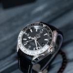 Omega Seamaster Planet Ocean 215.33.44.22.01.001 - (2/5)