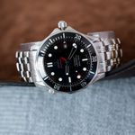 Omega Seamaster Diver 300 M 212.30.41.20.01.001 (2010) - Zwart wijzerplaat 41mm Staal (2/5)