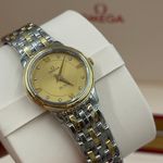 Omega De Ville Prestige 424.20.27.60.58.001 (2023) - Champagne dial 27 mm Gold/Steel case (5/8)