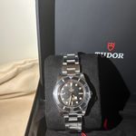 Tudor Black Bay 54 79000N (2024) - Zwart wijzerplaat 37mm Staal (1/7)