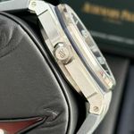 Audemars Piguet Royal Oak Offshore Diver 15720ST.OO.A009CA.01 - (2/5)