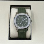 Patek Philippe Aquanaut 5267/200A-011 (2024) - Green dial 39 mm Steel case (3/8)