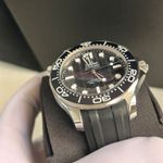 Omega Seamaster Diver 300 M 210.32.42.20.01.003 (2025) - Black dial 42 mm Steel case (4/8)