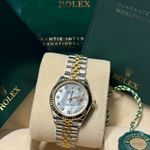 Rolex Lady-Datejust 279173 (2025) - Parelmoer wijzerplaat 28mm Goud/Staal (1/1)