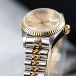 Rolex Lady-Datejust 69173 (1995) - Champagne wijzerplaat 26mm Goud/Staal (5/8)