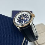 Breitling Superocean 42 U17375211B1S1 (2023) - Zwart wijzerplaat 42mm Goud/Staal (8/8)