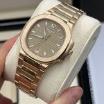 Patek Philippe Nautilus 7118/1R-010 (2024) - Goud wijzerplaat 35mm Roségoud (3/8)