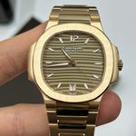 Patek Philippe Nautilus 7118/1R-010 (2024) - Gold dial 35 mm Rose Gold case (6/8)