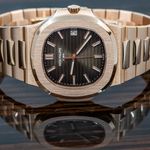 Patek Philippe Nautilus 5711/1R-001 (2019) - Bruin wijzerplaat 40mm Roségoud (1/8)