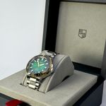 Oris Aquis Date 01 400 7769 6357-07 8 22 09PEB (2023) - Groen wijzerplaat 42mm Goud/Staal (8/8)