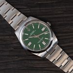 Rolex Oyster Perpetual 41 124300 (2023) - Green dial 41 mm Steel case (3/8)