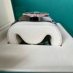 Rolex GMT-Master II 126711CHNR (2025) - Black dial 40 mm Gold/Steel case (4/8)