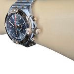 Breitling Chronomat 42 UB0134101B1U1 (2024) - Grijs wijzerplaat 42mm Goud/Staal (3/8)