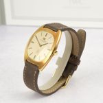 IWC Vintage 2570 (1973) - Silver dial 36 mm Yellow Gold case (3/5)