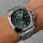 Panerai Luminor PAM01640 (2025) - Green dial 40 mm Steel case (1/6)