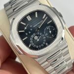 Patek Philippe Nautilus 5712/1A-001 2025 (2025) - Blue dial 40 mm Steel case (7/8)