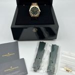 Vacheron Constantin Overseas 4520V/210R-B967 (2025) - Green dial 41 mm Rose Gold case (2/5)