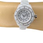 Chanel J12 H5703 (2024) - White dial 33 mm Ceramic case (1/8)