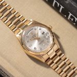 Rolex Day-Date 1803 (1976) - Silver dial 36 mm Yellow Gold case (5/8)
