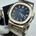 Patek Philippe Nautilus 5811/1G-001 (2023) - Blue dial 41 mm White Gold case (1/8)