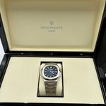 Patek Philippe Nautilus 5811/1G-001 (2023) - Blue dial 41 mm White Gold case (2/8)