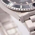 Rolex Submariner Date 16610 (1990) - Black dial 40 mm Steel case (5/8)