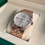Rolex Land-Dweller 40 127335 (2025) - White dial 40 mm Rose Gold case (3/8)
