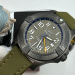 Breitling Avenger V323952A1L1X1 (2023) - Groen wijzerplaat 45mm Titanium (1/8)