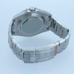 Rolex Explorer II 226570 (2025) - White dial 42 mm Steel case (2/6)