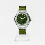 Hublot Classic Fusion 565.NX.8970.LR.1204 (2024) - Groen wijzerplaat 38mm Titanium (1/1)