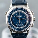 Patek Philippe World Time Chronograph 5930G-001 (2018) - Blauw wijzerplaat 40mm Witgoud (6/8)