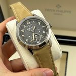 Patek Philippe Annual Calendar Travel Time 5326G-001 - (4/8)