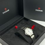 Tudor Clair de Rose 35800 (2024) - Wit wijzerplaat 34mm Staal (2/8)