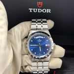 Tudor Royal 28600 (2024) - Blue dial 41 mm Steel case (2/6)