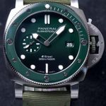 Panerai Luminor Submersible PAM01287 (2025) - Green dial 44 mm Steel case (2/3)