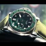 Panerai Luminor Submersible PAM01287 (2025) - Green dial 44 mm Steel case (1/3)