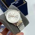 Breitling Navitimer A17395F41G1A1 (2023) - Silver dial 35 mm Steel case (5/8)