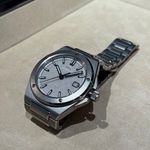 IWC Ingenieur Automatic IW328904 (2025) - Grey dial 40 mm Titanium case (3/6)